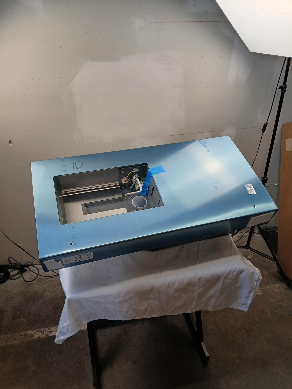 WG03A03446 Gray Ice Box Door/Gasket and Latch